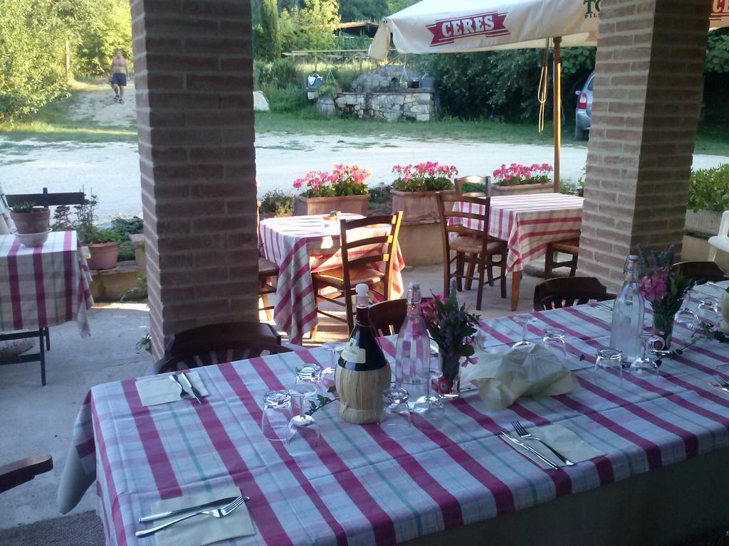 Agriturismo Santa Caterina カステルヌオーヴォ・ディ・ヴァル・ディ・チェーチナ エクステリア 写真